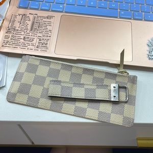 LV POUCH AND KEY CHAIN